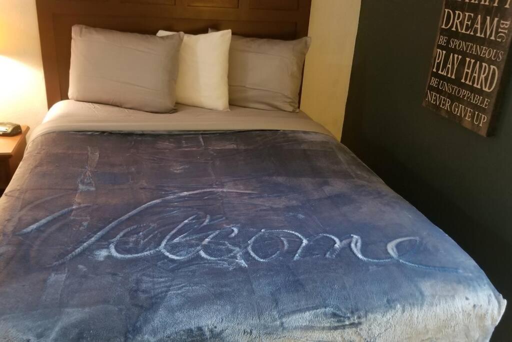Hotel 2 Queen Beds Hotel Room 128 Booking Stillwater Buitenkant foto